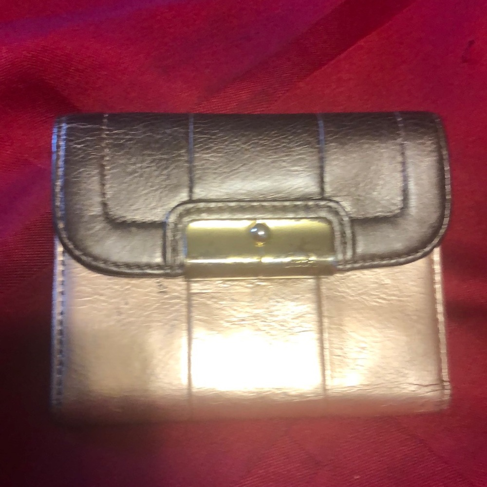 PreOwned - Coach Wallet - snaps and zipper work -7 credit cards slots-5 pockets